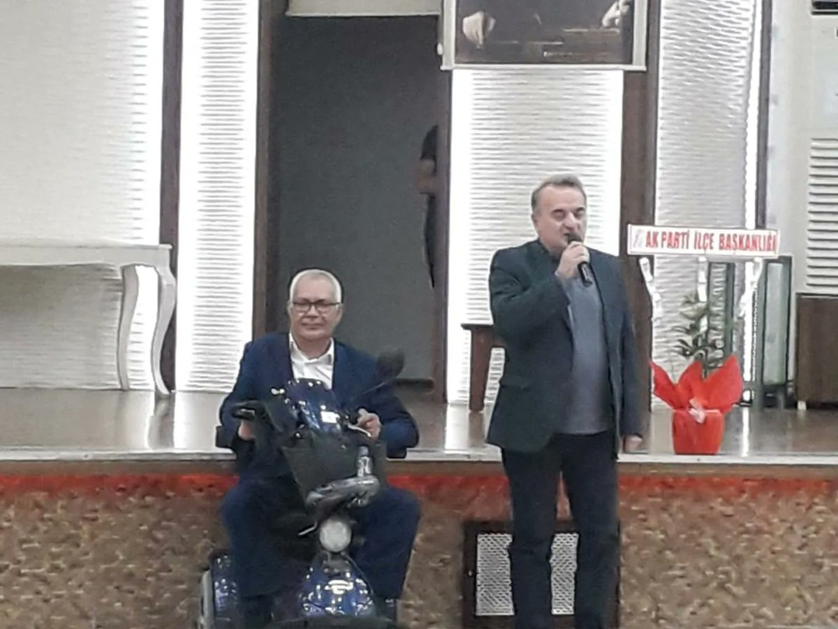 ABozuyuk's tweet photo. İlçe Kadın Kolları Başkanımız Suna Ünal Yönetim Kurulu üyelerimiz ile birlikte Bozüyük Engelliler Dayanışma Derneği'nin düzenlemiş olduğu Asker kınası programına katılarak sevinç ve mutluluklarına ortak olduk.

Yüzünüz'de mutluluk kalbiniz'de sevinç eksik olmasın dileğimizle.😊 https://t.co/pmBYjeQP7U