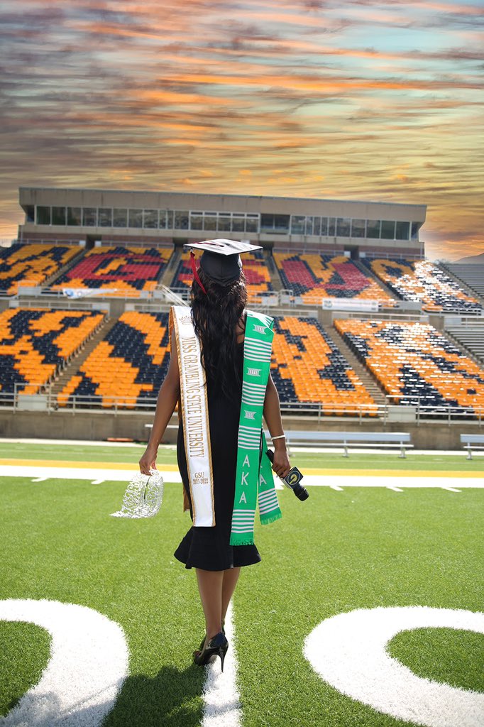 faithgdaniels's tweet photo. it’s about that time🎓 #2pmMePlease #HBCUGrad https://t.co/sxiyn9GKXH