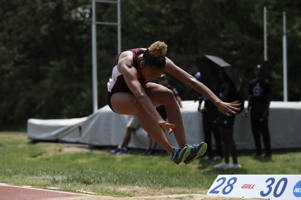 Cville_XCTrack's tweet photo. Payton hits NAIA B Standard on the final jump in prelims at 11.53m in the triple jump. She has the lead going into finals.

#WeAreCU https://t.co/dkIoFmr5u2