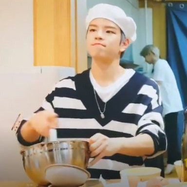 mimislog's tweet photo. seungmin as pompompurin — an adorable thread ♡ https://t.co/d4j397IP7h