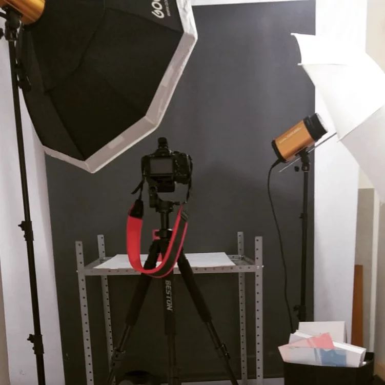 mediapimienta's tweet photo. Recordar es vivir....🙋🤩🤪
¡Creando, loquiando y viviendo!

Un momento en nuestro estudio creando historias de emprendimiento.

#estudiofotografico #mediapimienta #canon #fotografias #emprendimiento #tbt https://t.co/o0jvDktwuu