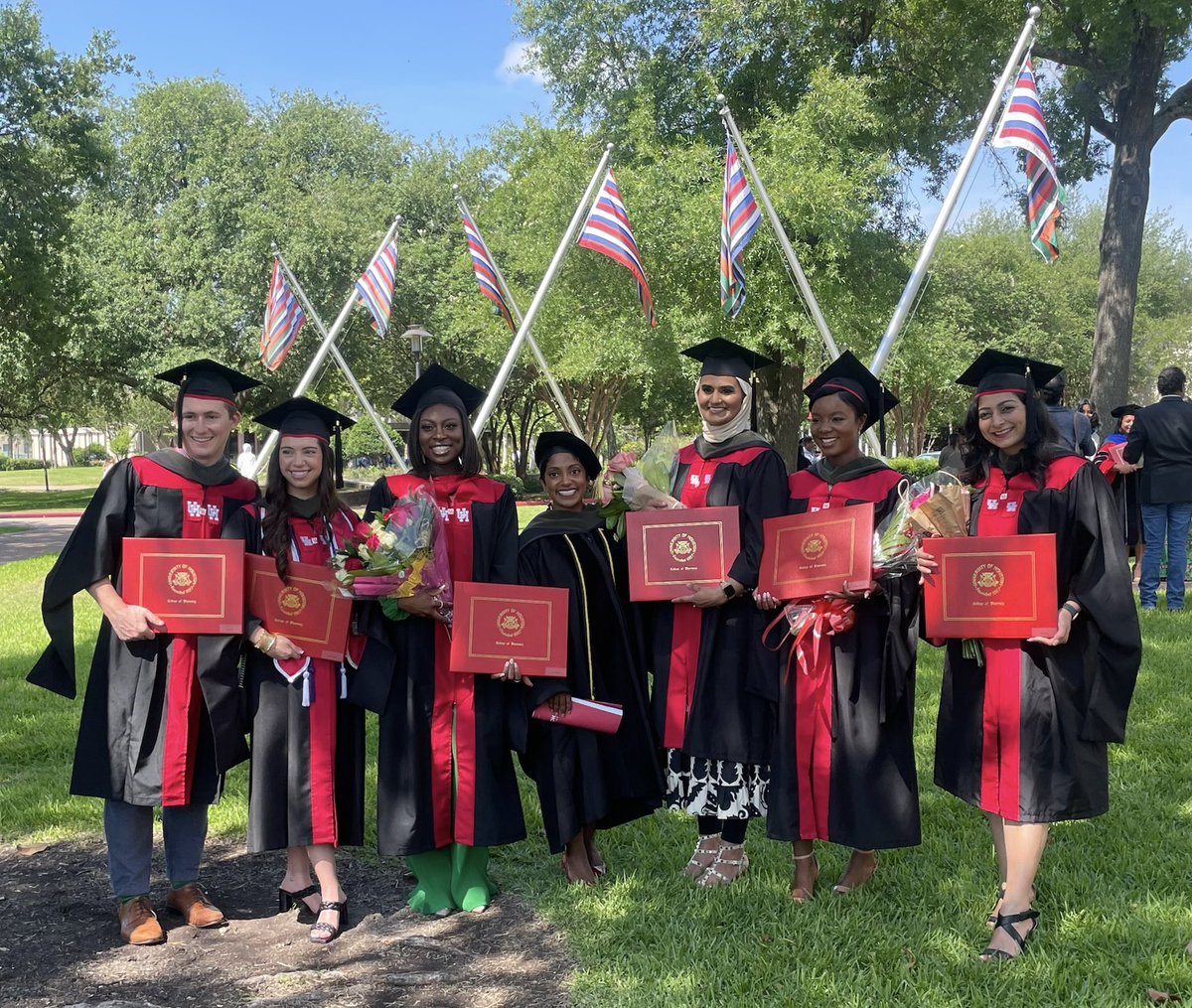 HoustonProgram's tweet photo. Today is graduation day for The Houston Program! Congratulations to the Class of 2022 on your hard work over the last two years. Join us in celebrating our newest alumni and leaders in the profession!
#TheHoustonProgram | #Pharmacy | #Leadership | #THPAlumni | #TwitteRx https://t.co/gcYEErwE4H