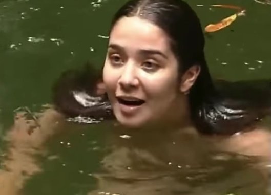 CriswyRC's tweet photo. Joana: vem Maurício, a água está ótima.
Maurício: eu não duvido, mas é melhor você ficar aí e eu ficar aqui... (porque senão eu acho que esse rio vai evaporar com eu aí dentro)

🤣🤣🤣
Como eu amo uma chacota
Ele tá muito rendido mesmo

@ElizngelaRodr11 https://t.co/6ALalPDPJN
