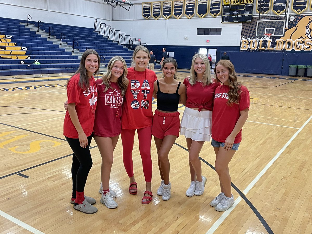 HPE_OFHS's tweet photo. Thank you to Maddy, Carly, Sarah, Mia, Jackie, and Ally for doing a great job as our Student Council officers this year. It was fun working with such independent, spirited young ladies! You all have very bright futures and will be missed. @OFHS_SC https://t.co/HXAFIoQ6Zu