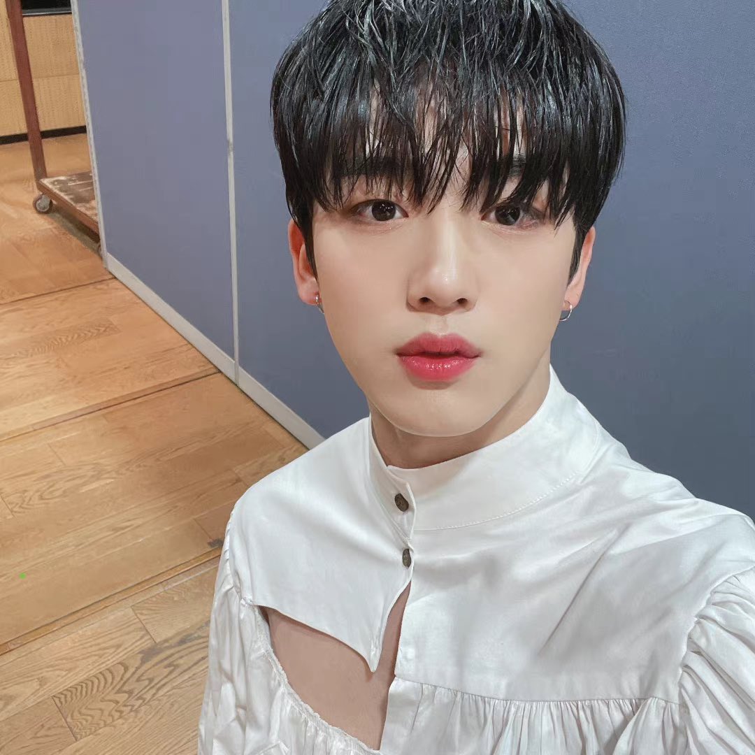 210115 #金曜汉 #김요한 #YOHAN

希望大家多多喜欢<致美丽的我们>❤️
提前祝各位新年快乐哦！让我们以后也变得更加幸福起来🙆🏻‍♂️
