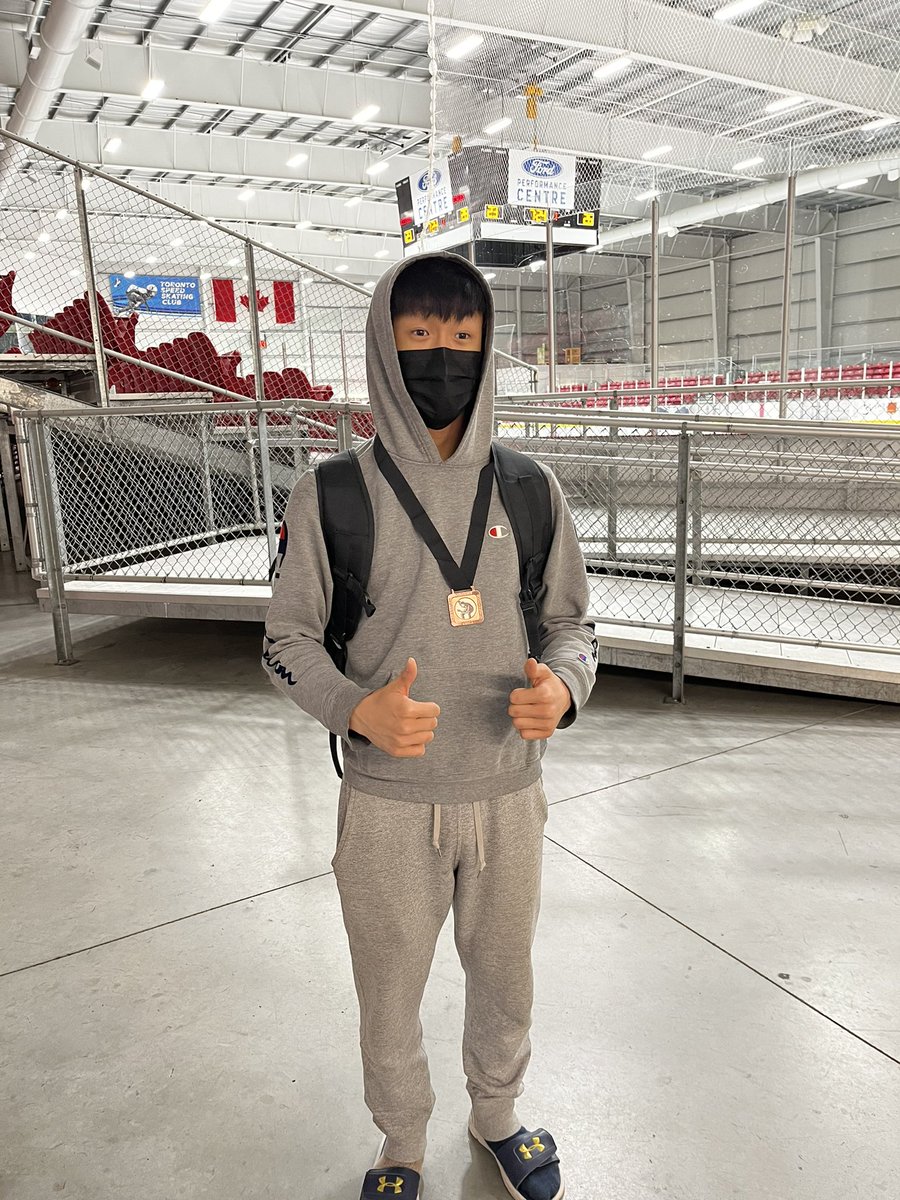 MarkhamSS's tweet photo. Congratulations to Aaron L on his third place finish at the CYSTC qualifier in Oakville!
Yes the event was a while back, but he just got his medal for it.
#weSKATEfast #MSS #vssc #ossa #speedskating #SSC #proud https://t.co/DrPLI66ihm