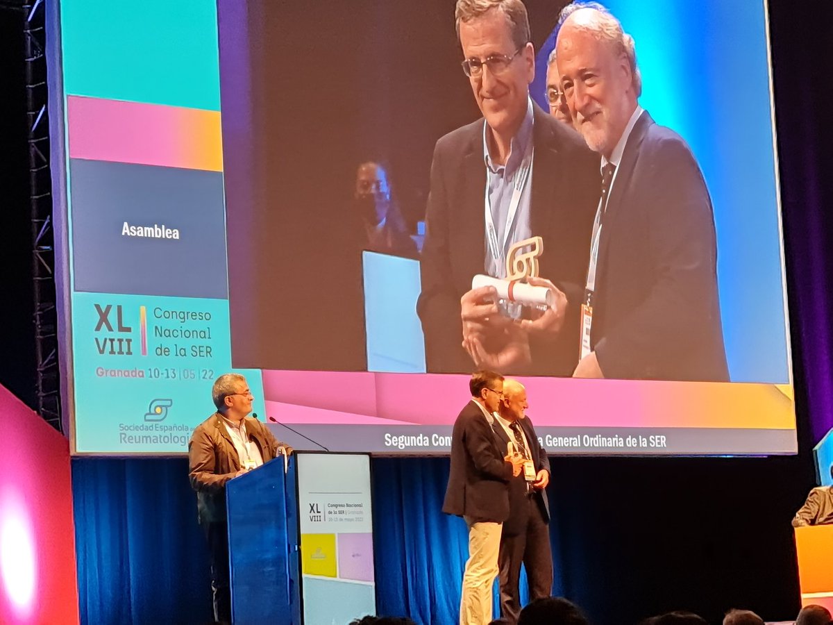 PegoReigosa's tweet photo. The @SEReumatologia Award. Best publication on #SLE. #SER2022 #RELESSER #GT_EASSER Dr. Rúa Figueroa https://t.co/8UZ8PA3GBE