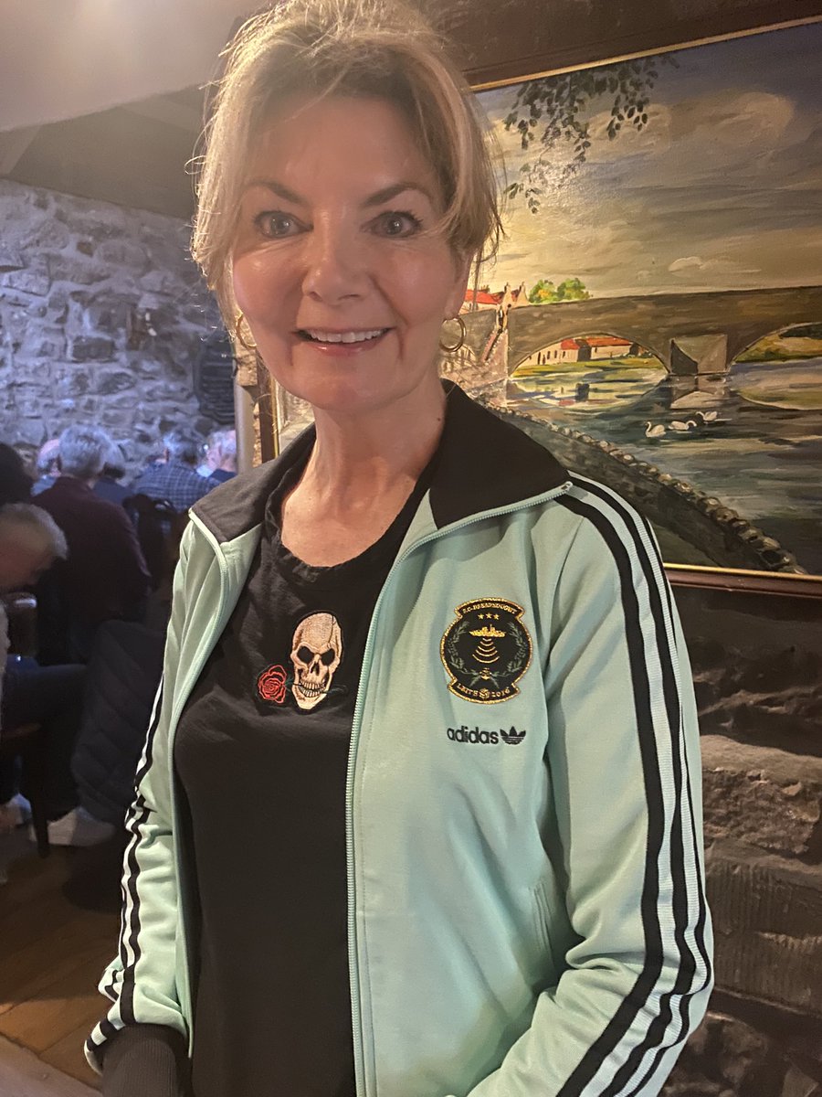 Jo_Caulfield's tweet photo. @DreadnoughtPub @Stewmelbill Dreadnaught FC…! https://t.co/QKenohFKtB