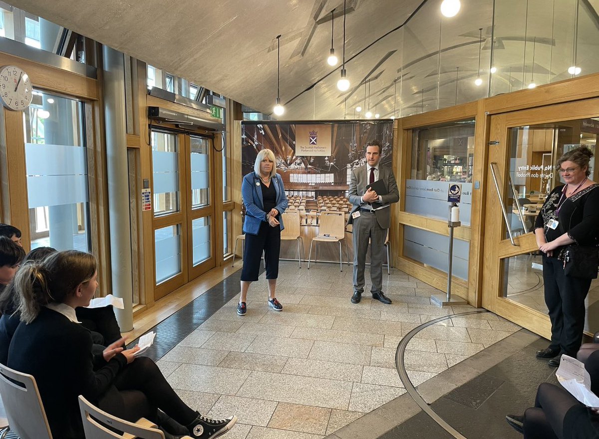 Miss Ratter tweet media