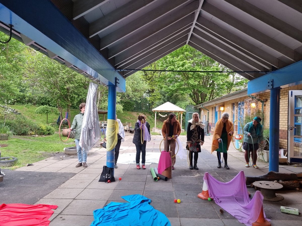 AmyHallGibson's tweet photo. Day 3 of @EUErasmusPlus 

What an incredible end to our European delegates visit 🌞

Taking part in a #SchemaPlay Day 

Visit to @smilechildcare1 loving their cat scratch castle 😻

And a visit to #ExpectingSomething

@StarcatchersUK https://t.co/97BJanfOV1