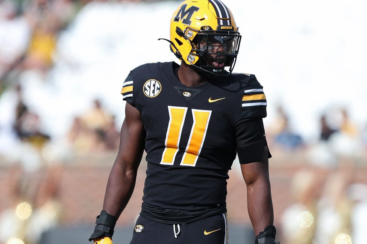 Jaden Jones (@jadenjones334) on Twitter photo Blessed to receive an offer from the University of Mizzou π― <a href="/BlueDragonsFB/">Hutchinson Blue Dragon Football</a> <a href="/CoachDrewDallas/">Drew Dallas</a> <a href="/coach_salgado/">Coach Gary Salgado</a> <a href="/CoachBurnD/">Drew Burnham</a> <a href="/CoachOmli/">Tate Omli</a> <a href="/MizzouFootball/">Mizzou Football</a> <a href="/DLineGURU/">Coach AL Davis</a> <a href="/coach_peoples/">Kevin Peoples</a> #JUCOPRODUCT Blessed to receive an offer from the University of Mizzou π― <a href="/BlueDragonsFB/">Hutchinson Blue Dragon Football</a> <a href="/CoachDrewDallas/">Drew Dallas</a> <a href="/coach_salgado/">Coach Gary Salgado</a> <a href="/CoachBurnD/">Drew Burnham</a> <a href="/CoachOmli/">Tate Omli</a> <a href="/MizzouFootball/">Mizzou Football</a> <a href="/DLineGURU/">Coach AL Davis</a> <a href="/coach_peoples/">Kevin Peoples</a> #JUCOPRODUCT