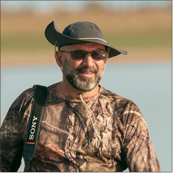 VanguardPhoto's tweet photo. Vanguard is proud to introduce our newest ambassador, Memo Gomez. Memo is an award-winning Columbian birding and wildlife photographer and adventurer, and he takes some of the best bird photos on the web. Check out his profile here: https://t.co/4B5qkX7jKw https://t.co/rhixIomixt