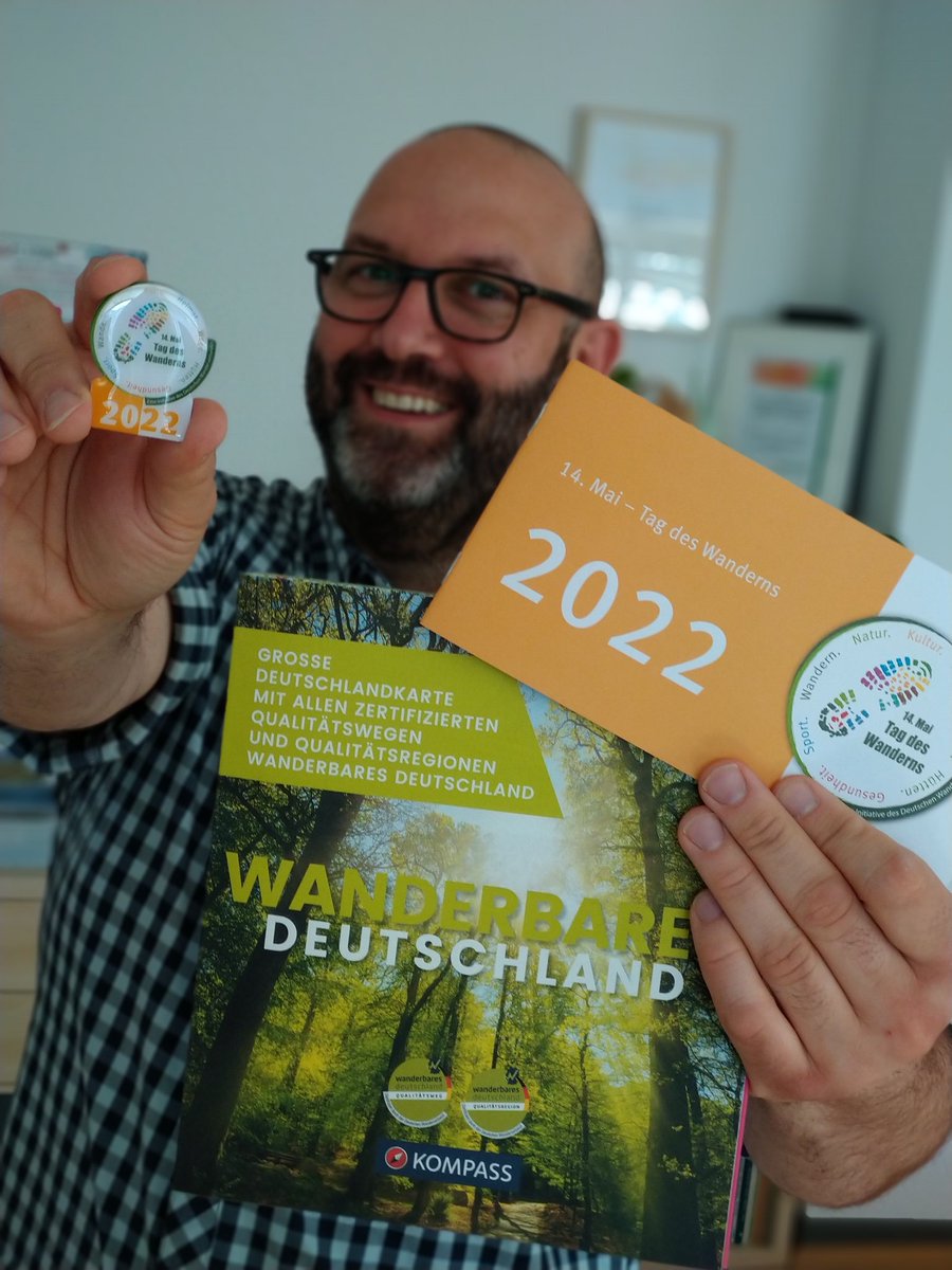 Wanderverband's tweet photo. Am 14. Mai ist der #TagdesWanderns Die Teilnehmenden der über 400 Aktionen bekommen als zusätzlichen Anreiz exklusive Give-Aways. 
Was in eurer Nähe am 14. Mai stattfindet, findet ihr hier: https://t.co/KJgeOXqhrb

#wirsindwandern #wanderverband #wanderbaresdeutschland https://t.co/ETSmAbqL2I