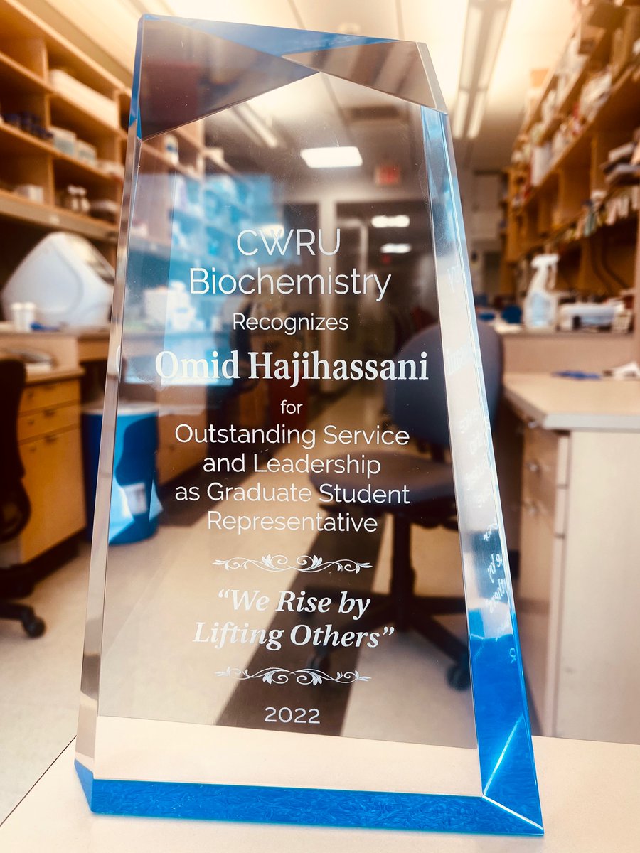 Congrats to @omidhhassani for receiving an outstanding award. Keep positively impacting those around you—grateful to have you as part of our team! @JordanMWinterMD #PancreaticCancerResearch