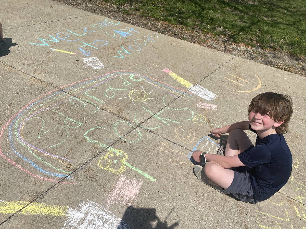 SnyderInThird's tweet photo. we are so excited to welcome 2nd graders to East Woods tomorrow! https://t.co/cn9MdhRoRi