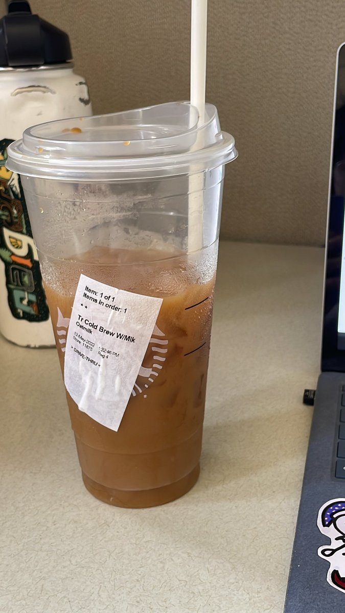 brockwrites_'s tweet photo. trenta cold brew to finish my persuasive paper #sgsx18 https://t.co/zupDkk9ytd