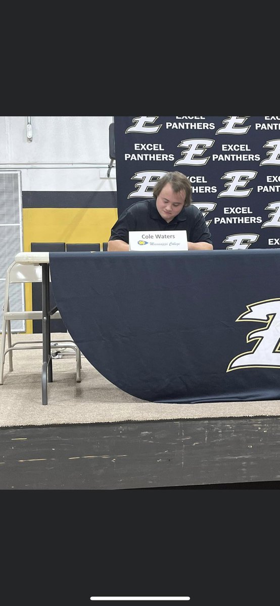 ColeWaters04's tweet photo. Beyond Blessed to be able to continue my academic and athletic career at Mississippi College @GoChoctaws_FB @jasonjennphil https://t.co/BGN1aa50MA