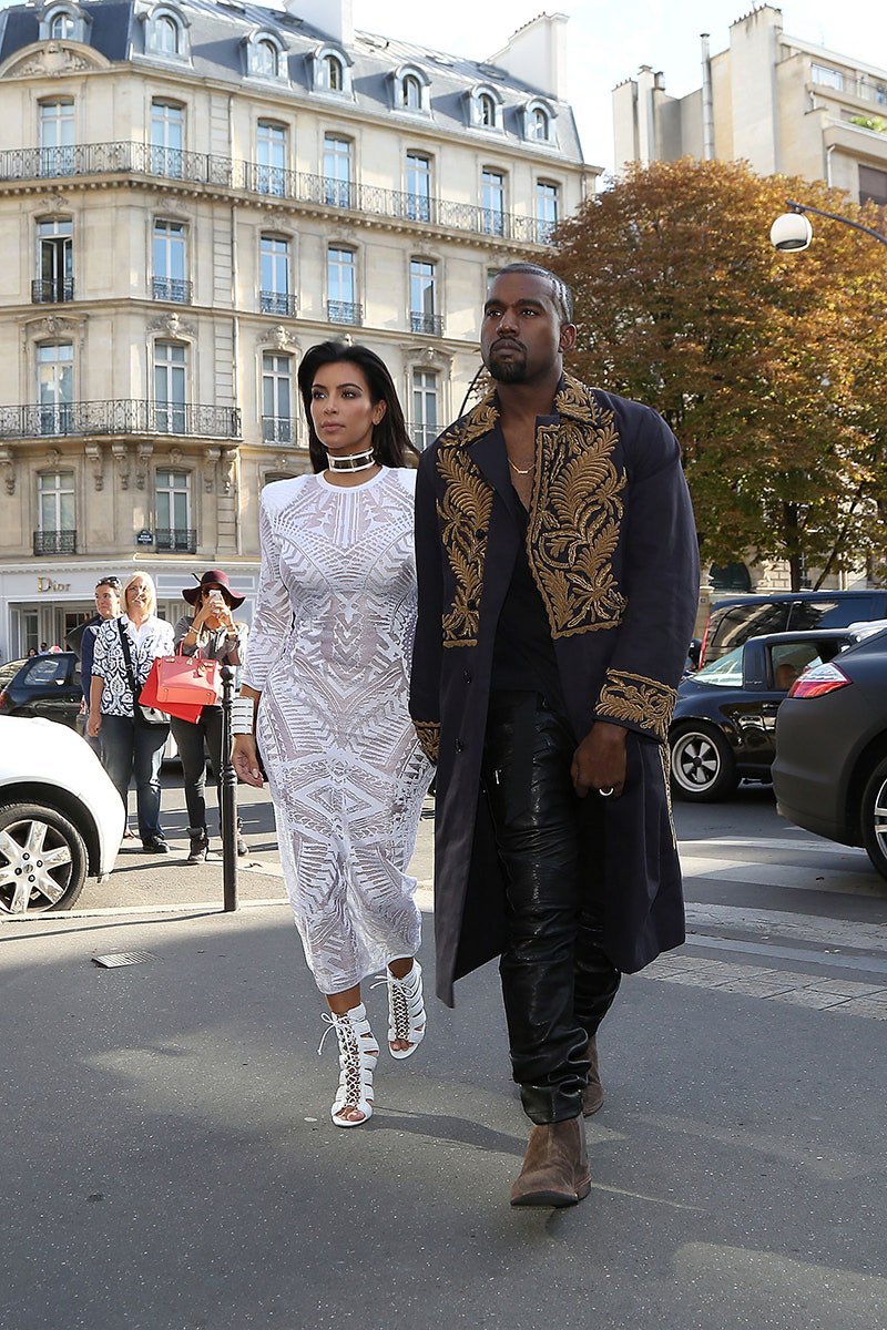 CryptoAsset123's tweet photo. “Kim wears outfits better without Kanye”
Here are kim kardashian outfits styled by Kanye West through years.
THREAD ⬇️⬇️⬇️ https://t.co/3vJajKZN0b