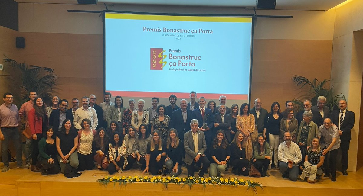 htrueta's tweet photo. 📸 Foto de família del Servei de #Neurologia #htrueta #HSantaCaterina 

Enhorabona a tots i cada un!! La feina ben feta és feina d'equip! 🏆

#TruetaSomTots https://t.co/cga3CSBqqm
