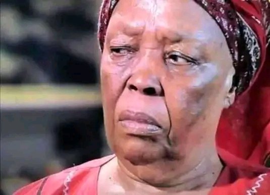 itgirlNonduh's tweet photo. So umnandi , u tight, uyashisa and uyafenda but u expect u guy kuthi angasheshi ukuchama?🤔 hhe ??? https://t.co/V2UGQDSMbN