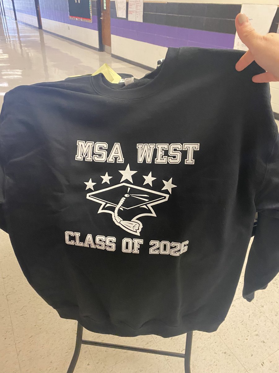 Mrs_C_MSA's tweet photo. How awesome is it that instead of outsourcing our 8th grade crossover sweatshirts, we just had to look down the hallway! Thank you to @MsHPierre and Ye Old Shoppe student workers for screenprinting and getting these awesome sweatshirts out to our kids! @msa_w #becauseweareWEST https://t.co/FD9o0N1yGO