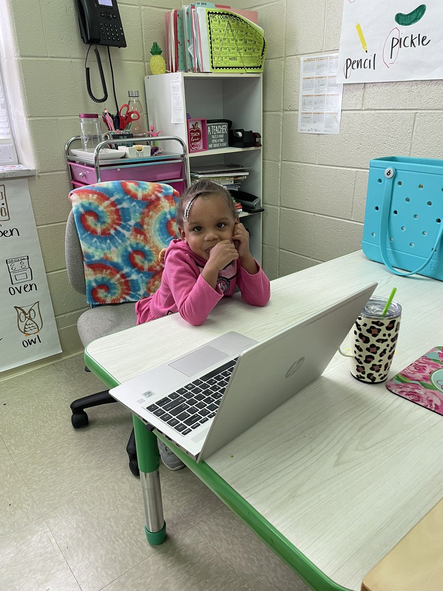 MsParm1's tweet photo. There’s a new teacher in town! 🍎 https://t.co/VnyfBIwZ1x