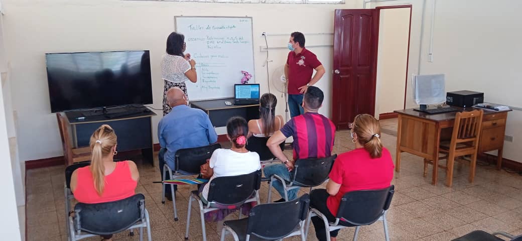 Se desarrolló en la <a href="/UniversidadMoa/">Universidad de Moa Dr. Antonio Núñez Jiménez</a> el Taller de consulta a expertos en el tema "Migración costera", en el marco del proyecto entre el CEMZOC y nuestra institución #UniversidadCubana <a href="/yosbaniscg/">yosbanis cervantes</a> <a href="/asel_gainza/">Asel Guilarte Gainza</a> <a href="/columbie2019/">Angel_Columbie2019</a> <a href="/CubaMES/">MES</a> <a href="/citmacuba/">Ministerio de Ciencia, Tecnología y Medio Ambiente</a>