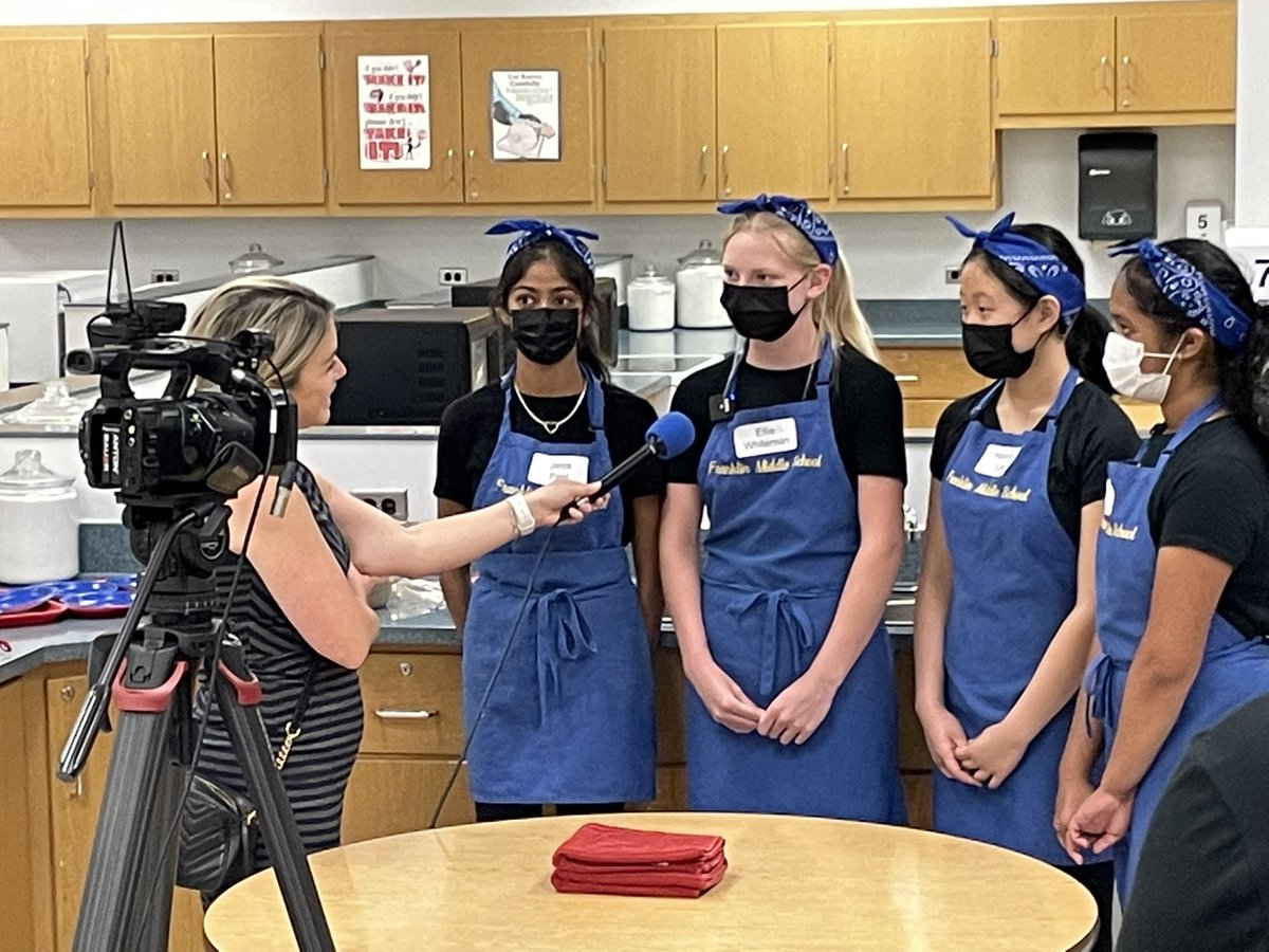 FCPSFranklinMS's tweet photo. Look for Franklin tonight on @7NewsDC at 6pm! We are so proud of our students with the @realfoodforkids culinary competition. Their Vegejita Wrapailla will be a new menu item for FCPS schools next year! https://t.co/6PEJPo0siQ