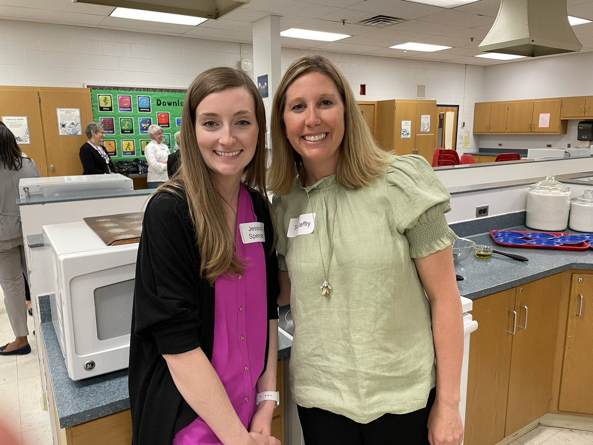 FCPSFranklinMS's tweet photo. Look for Franklin tonight on @7NewsDC at 6pm! We are so proud of our students with the @realfoodforkids culinary competition. Their Vegejita Wrapailla will be a new menu item for FCPS schools next year! https://t.co/6PEJPo0siQ