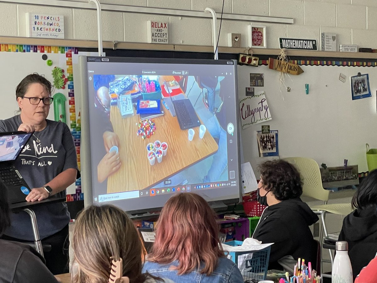 Shout out to Laura Reed teaching a 6th grade class how to film and edit their math estimation projects inspired by <a href="/Estimation180/">Estimation 180</a> using  Open Source!  <a href="/amustREED/">Laura Reed</a>  <a href="/BullRunES/">FCPSBullRunES</a> #mathisfun