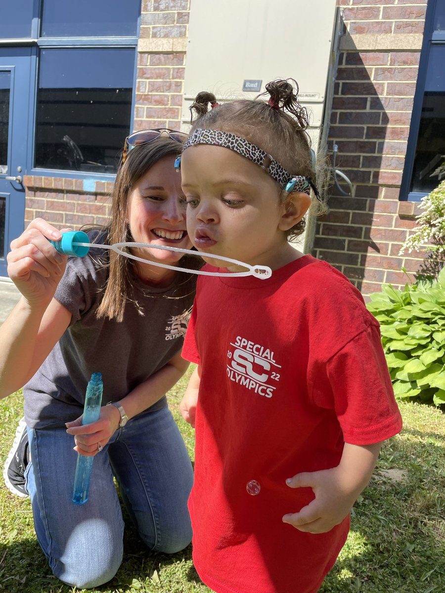 Brandystacy2's tweet photo. Mini Olympics Day 2. Games, bubbles, and 🥇 make for a great day! #blesseddirector #DepartmentofExceptionalChildren #OneTeamOneMission https://t.co/npgCixBlvd