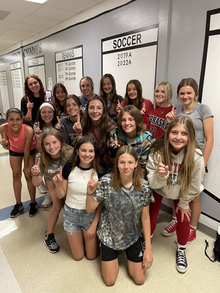 Coach_Polites's tweet photo. Our District Champions PAINTING THE WALL! #WallofChampions #HBMS @HBMSAthletics https://t.co/7rNdoWMExe