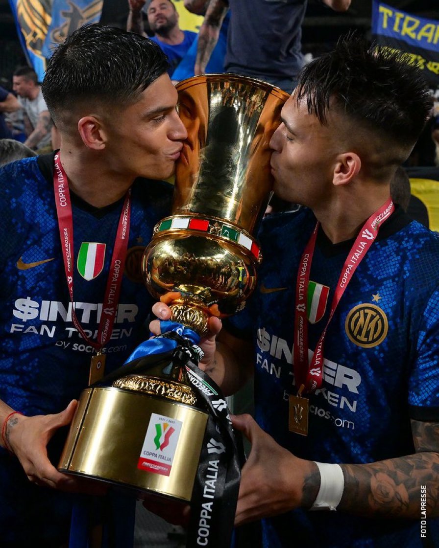 area_dirigore's tweet photo. New episode of Area di Rigore is out! This week @dharnishiqbal and @maaxiangelo talk about the madness in Salerno between Salernitana and Cagliari, Leão and Tonali’s showdowns in Verona and a lot more! Listen here:

Apple: https://t.co/R21fKVGgvU

Spotify: https://t.co/9qX8JkS2bo https://t.co/BShSsG1GgD