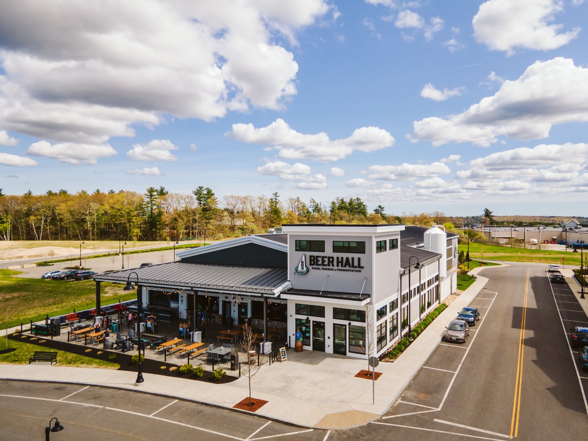 Raise your paw if you're ready for patio season 😻
