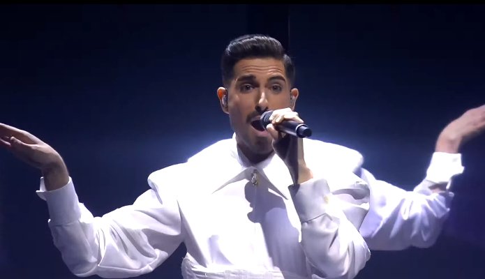 There are four main doors 
Two at the front, one left and one right #Eurovision