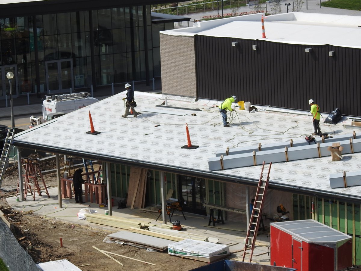 IBackTheBanks's tweet photo. For the record, it's known as #Lot19 but for future patrons, it's #FilsonsQueenCityKitchenAndBar right here @TheBanksCincy See 1Q Progress report: https://t.co/lle3xtfirI @CityOfCincy @HamiltonCntyOH @CB_Connector @CincyParks https://t.co/XqC92E7zRO
