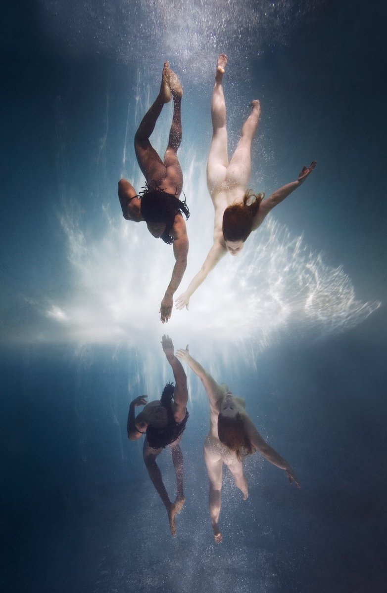 GM! A bit of reflecting today 
#underwater #fineart #artnude