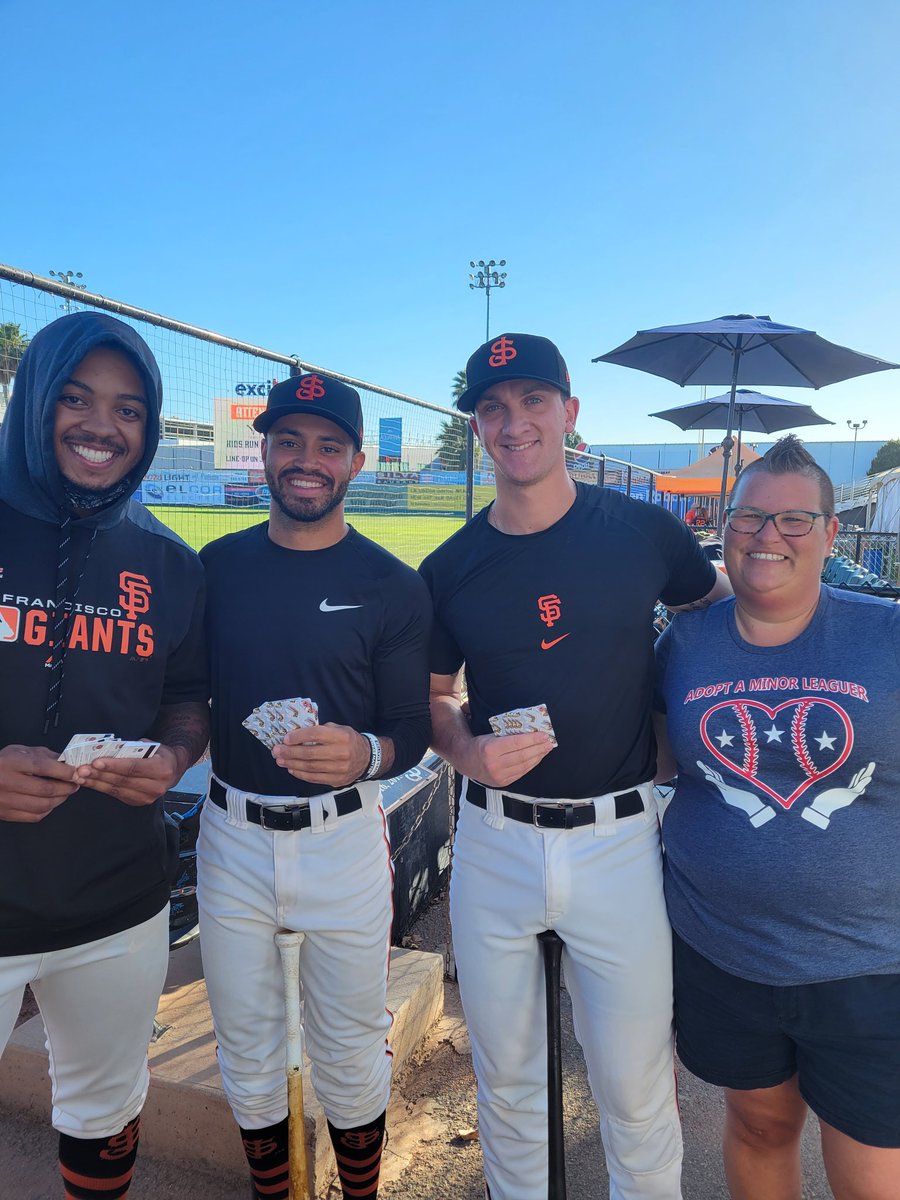 justtiff98's tweet photo. Look at these happy faces from last season!! Let's get those donations in and make some more players smile!
@ChipotleTweets
Can you help us out?
#StandWithMiLB
#FairBall
#Chipotle https://t.co/nsNW0VcSmM