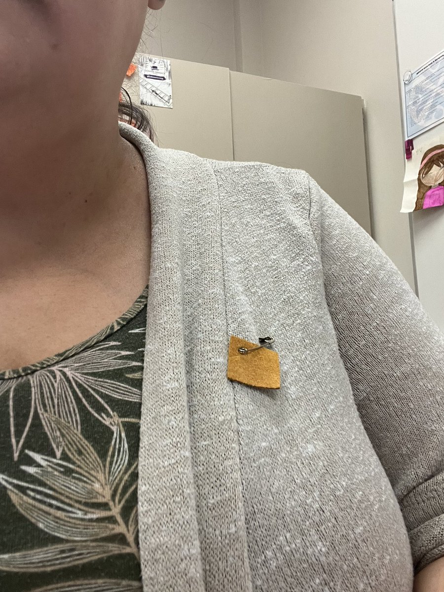 Wearing a piece of moose hide to signify my commitment to honour, respect, and protect the women and children in my life. #MooseHideCampaignDay @Moose_Hide