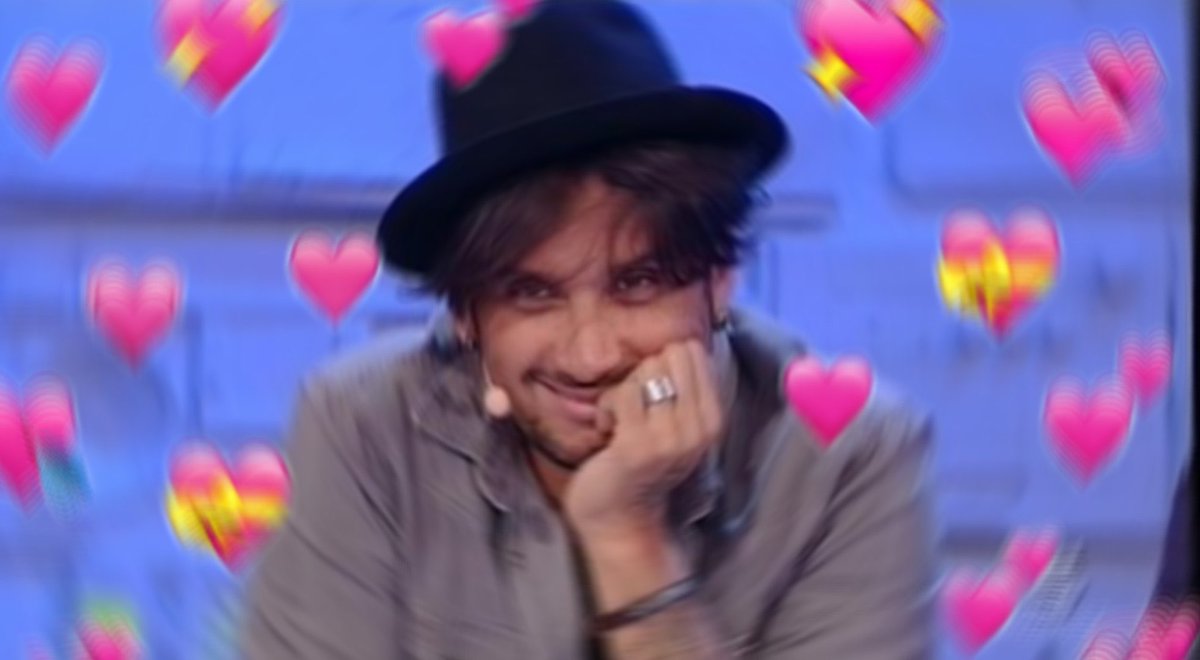 whitesunlower's tweet photo. io quando vedo rovazzi #Eurovision https://t.co/yCnrMcI4YF