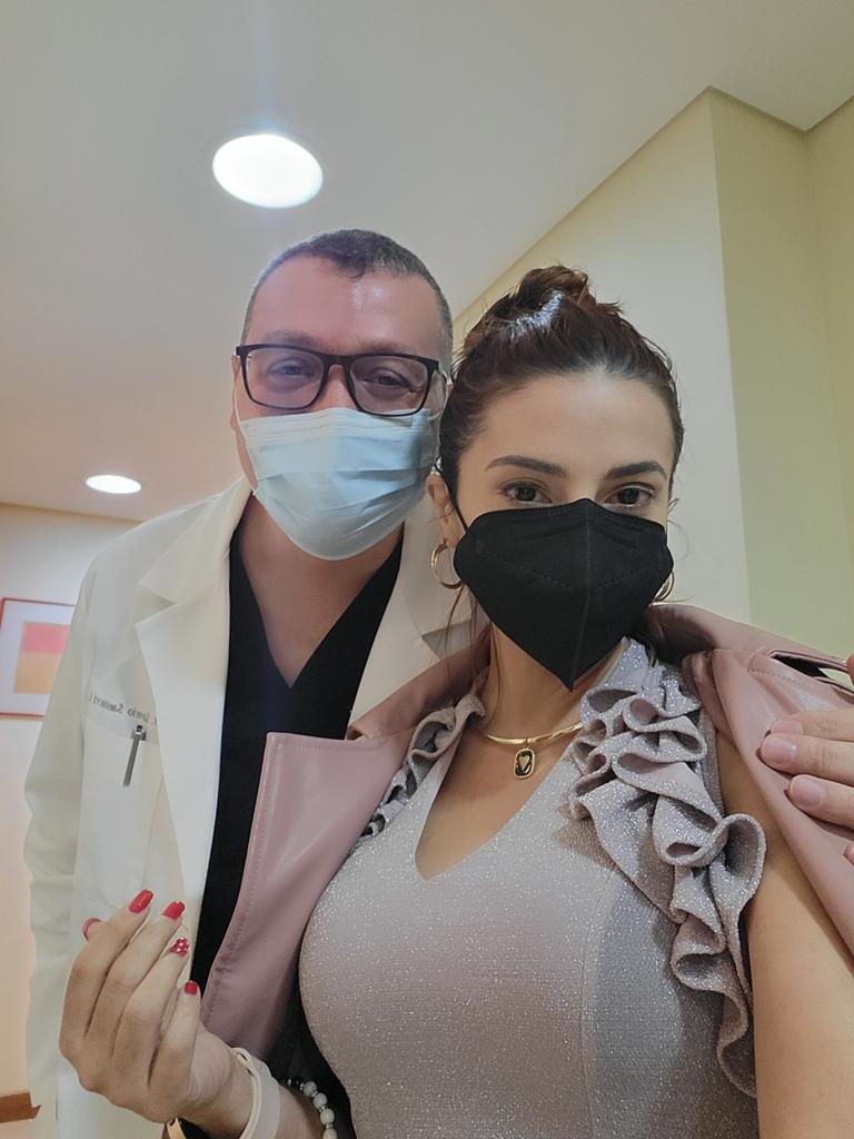anarosaocando's tweet photo. ¡El amor sana, el amor salva!

Amigos queridos, gracias por estar aquí conmigo para compartirles éste que creo es mi mejor tuit:

Estoy oficialmente sana, 100% libre de cáncer. Mi doctor lo certificó hoy.  

¡Viva la vida!💛 https://t.co/lCnmAgssbb