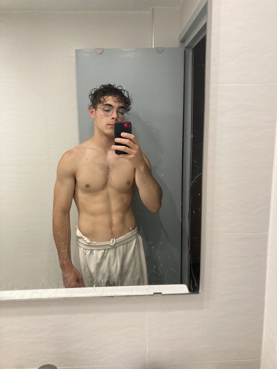 Martinzubisere's tweet photo. Para el que quiera paso only fans 🤗❤️🔥🔥👀👀 https://t.co/HSV2yhtyya