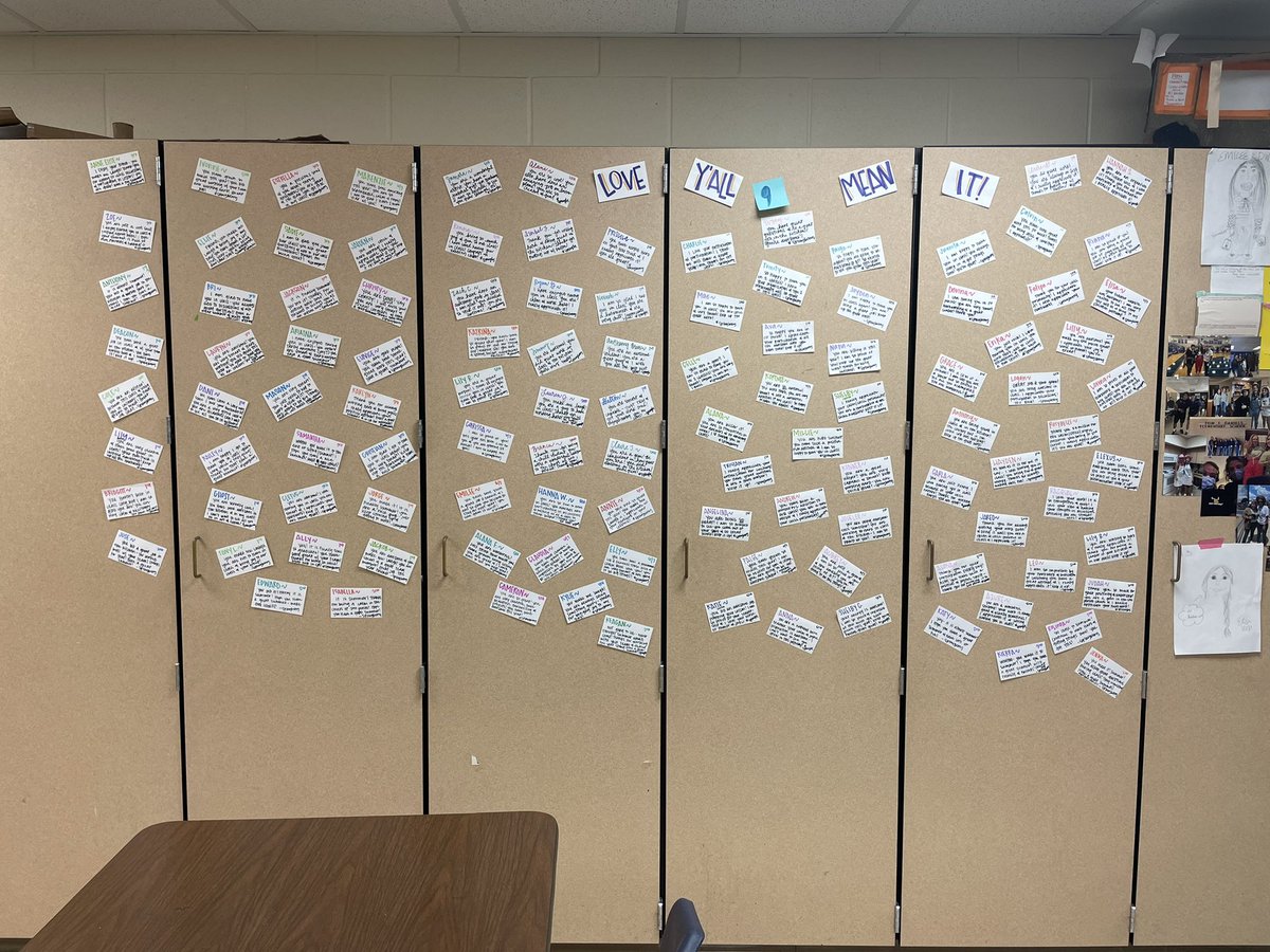 Another year, another full wall of “Love You, Mean It!” #tfnd #TivyBest #kisdbest