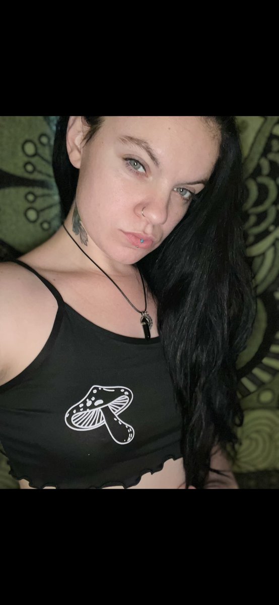 LavenderVerda's tweet photo. Cum check out my OnlyFans! 💚 https://t.co/iySvCBSVAC https://t.co/zU0vqLxisA