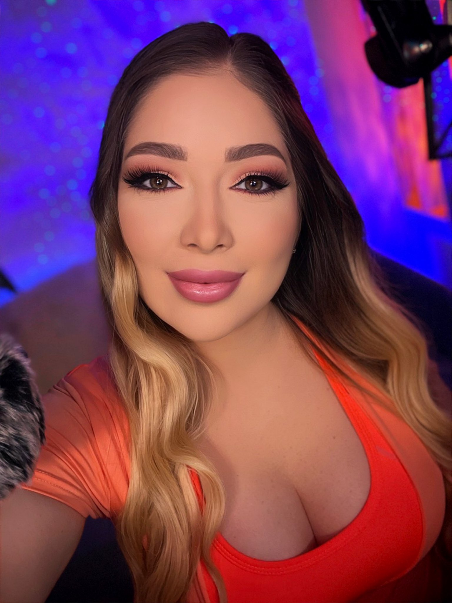 Puurrfect ASMR on X: Live on Twitch in 15! 🔥 t.coRMDrLrcDDn  t.coLkRr16VIzK  X