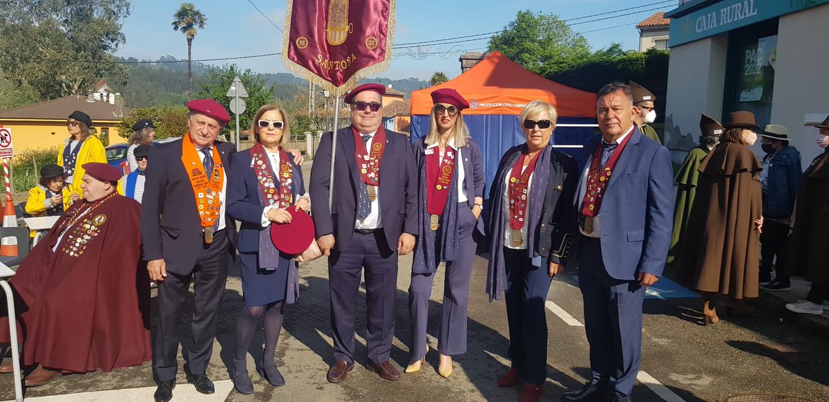 cofradiaanchoa's tweet photo. Representando a la Cofradía de la Anchoa en el VII capítulo del arroz con leche de Cabranes (Asturias). #Cofradíadelaanchoa #Cantabria #Santoña #CantabriaInfinita #cantabriamasxdescubrir https://t.co/aZd6dszqZ9