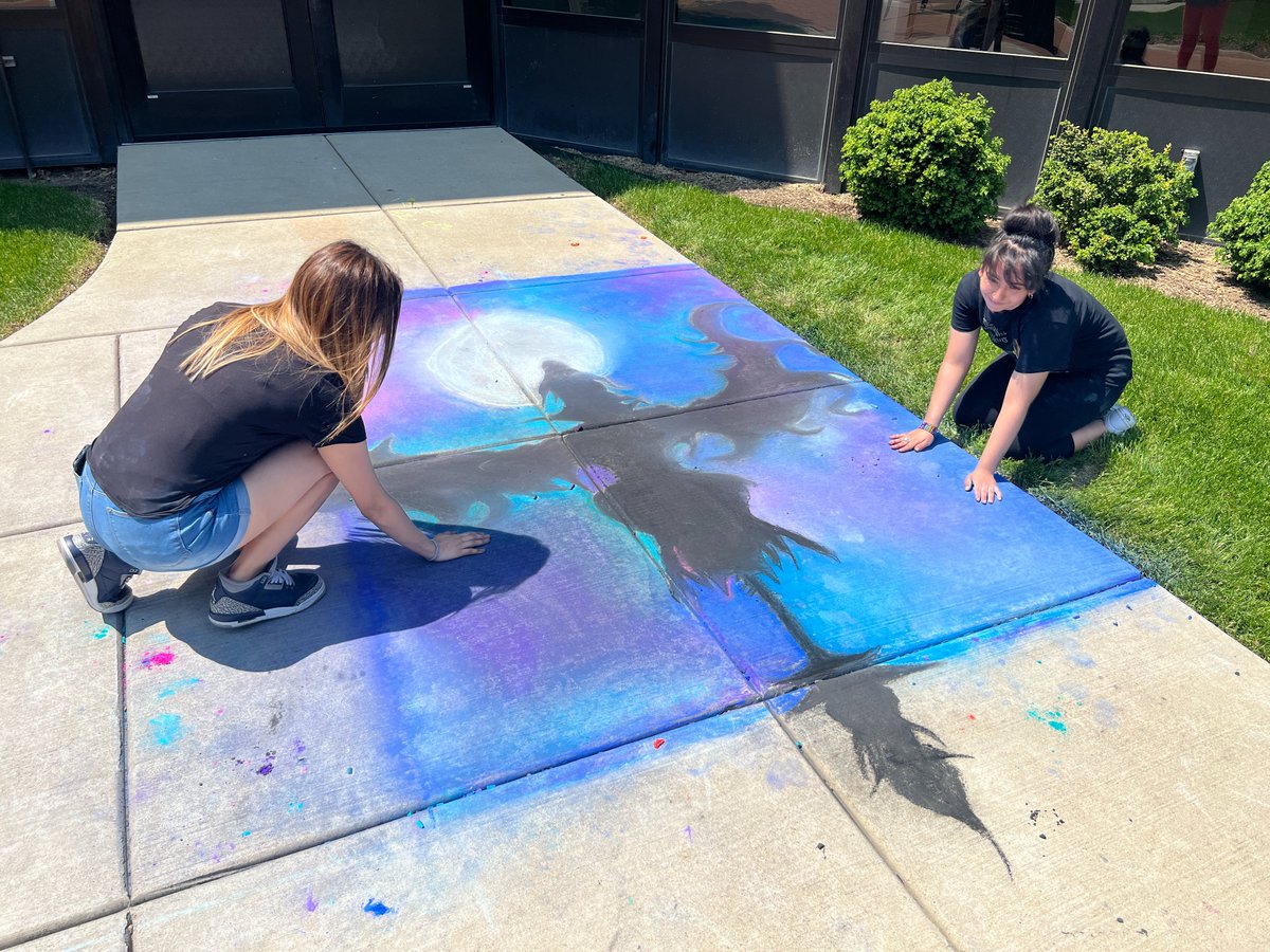 The tradition is back! Check out the surreal chalk masterpieces that AP and Advanced Art created in the West Courtyard ❤️ <a href="/teachart16/">Caroline Felix</a> #LeydenPride