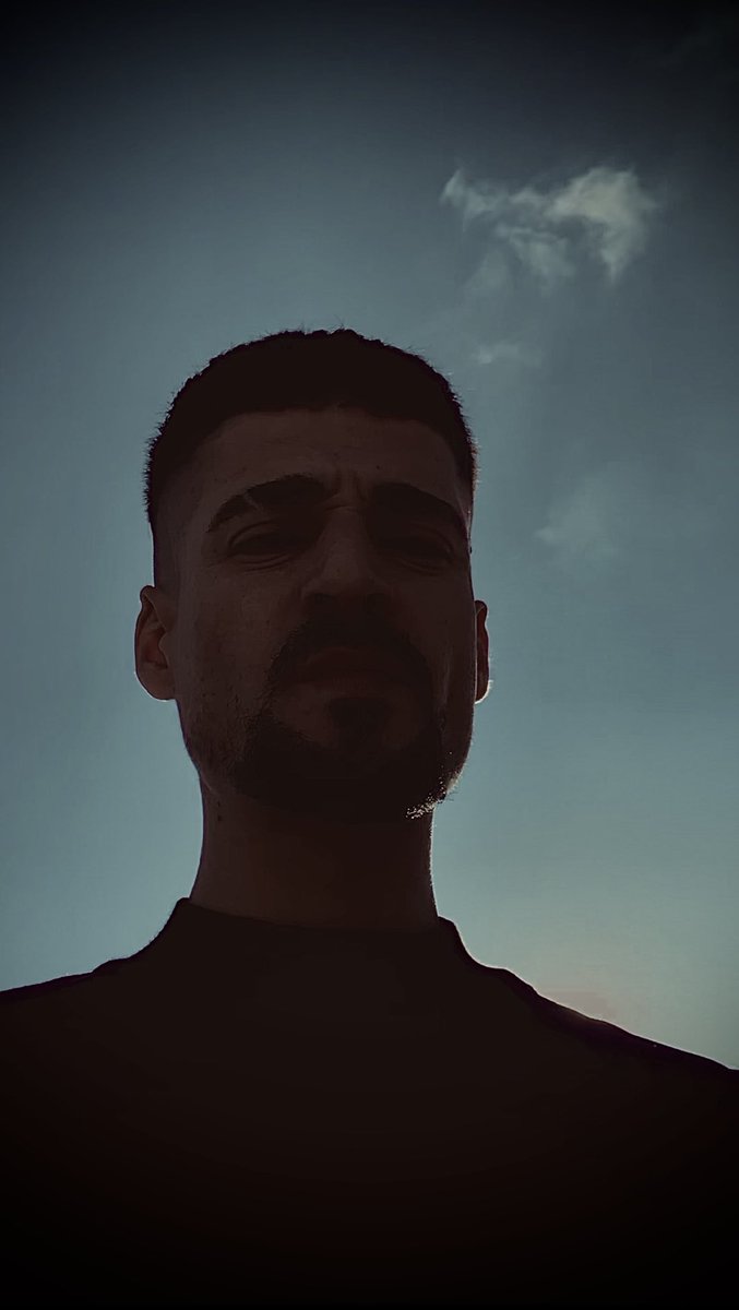 “Işığımı söndürüp karanlığımdan şikayet ediyorsunuz.” ♣️