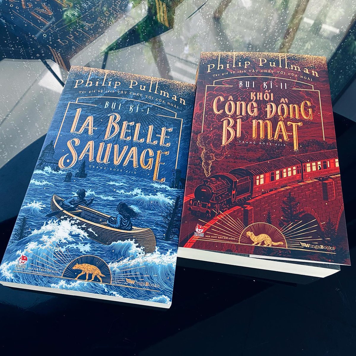 Twittagazze's tweet photo. 🇻🇳 Publisher #WingsBooks/#KimĐồng announces that the first Vietnamese translation of #TheSecretCommonwealth is coming this June and shares a first pic of its cover!
https://t.co/OPLBdBtgIL https://t.co/dD6xstlter