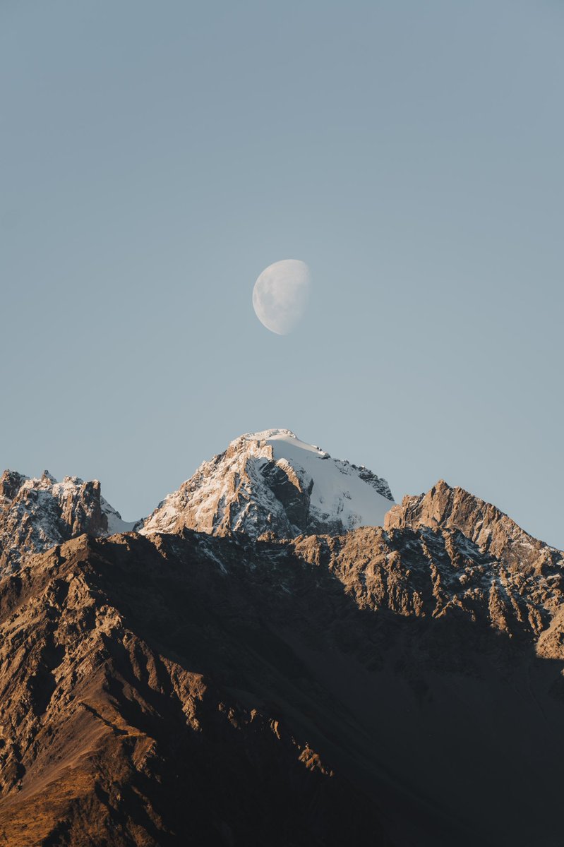 Gm friends ✨
I hope everyone’s doing well. 
It’s been a while! 
I took a wee break from socials but it’s nice to be back! 😊
Here’s a shot from a couple of days ago, taken after finishing one heck of a hike in Mt Cook National Park.